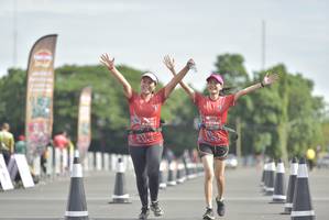 BIB: 194
                            <button type="button" onclick="openModal(4954969)" class="btn btn-primary btn-sm float-right btn-popup" data-toggle="modal" data-target=".modal-high-quality">
                        <i class="fas fa-shopping-cart"></i> Add to Cart
                    </button>
                                            <button type="button" onclick="isThisMe(4954969, true)" class="btn btn-success btn-sm float-right btn-popup btn-isme hidden" data-toggle="tooltip" data-placement="bottom" title="นี่คือรูปของคุณใช่ไหม คลิกที่นี่เพื่อเอาเข้าอัลบั้ม">
                        <i class="fas fa-plus"></i> Add to album
                    </button>
                    <button type="button" onclick="isThisMe(4954969, false)" class="btn btn-warning btn-sm float-right btn-popup btn-isnotme hidden">
                        <i class="fas fa-ban"></i> Remove from album
                    </button>